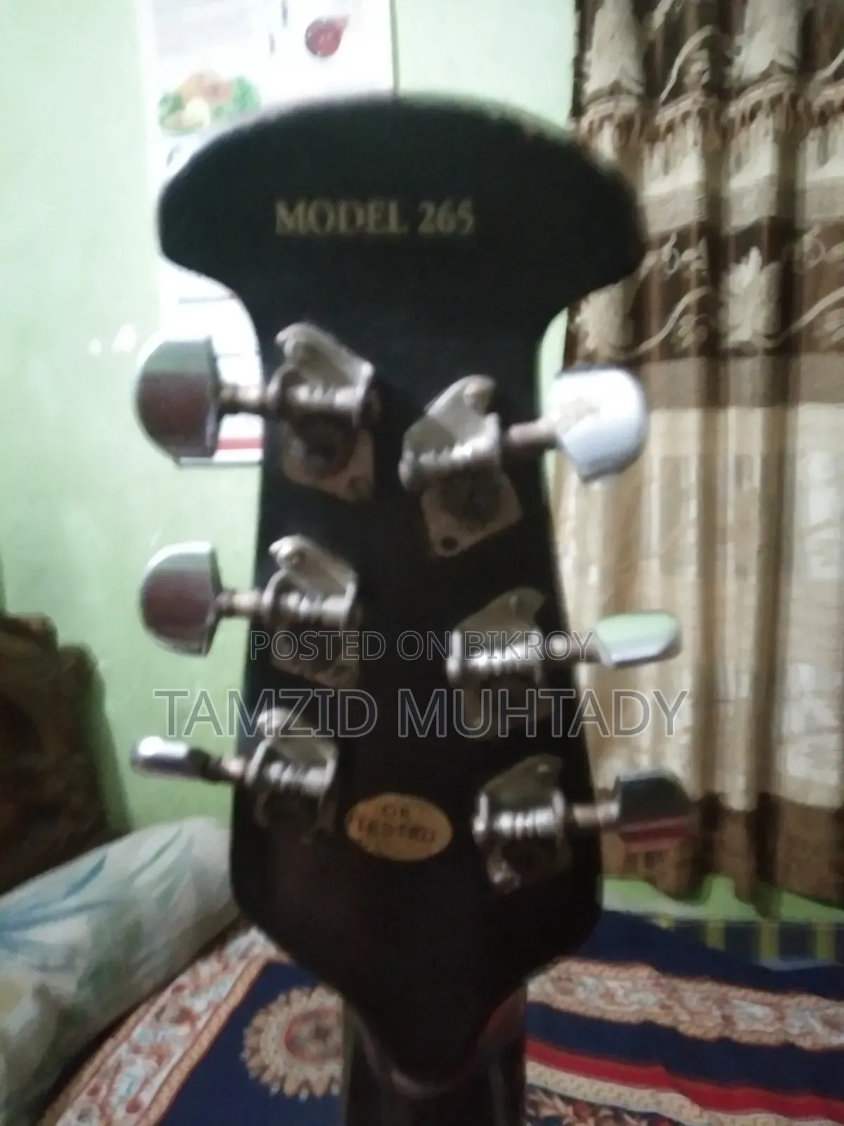 সিগনেচার মডেল ৪৬৫ গিটার