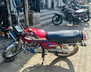 Honda 2000 Red