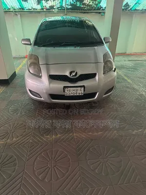 Toyota Vitz 2009 Silver