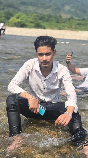 নতুন টেকনো ক্যামন ৪০ প্রো ৪জি ২৫৬ জিবি নীল