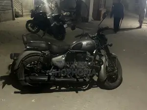 Royal Enfield Classic 350 2026 Gray