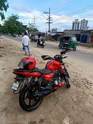 বেনেলি ২০১৭ লাল