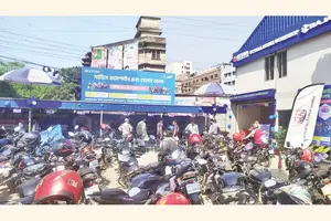 মোটরসাইকেল গ্যারেজ ভাড়া