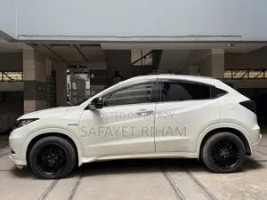 Honda Vezel 1.5 Hybrid 2WD 2014 Pearl
