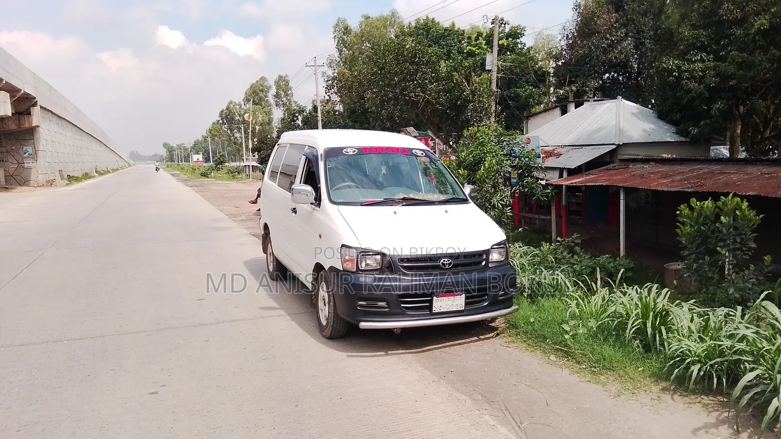 টয়োটা নোয়া ২০০৫ হোয়াইট