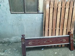 ৫/৭ ফিটের খাট