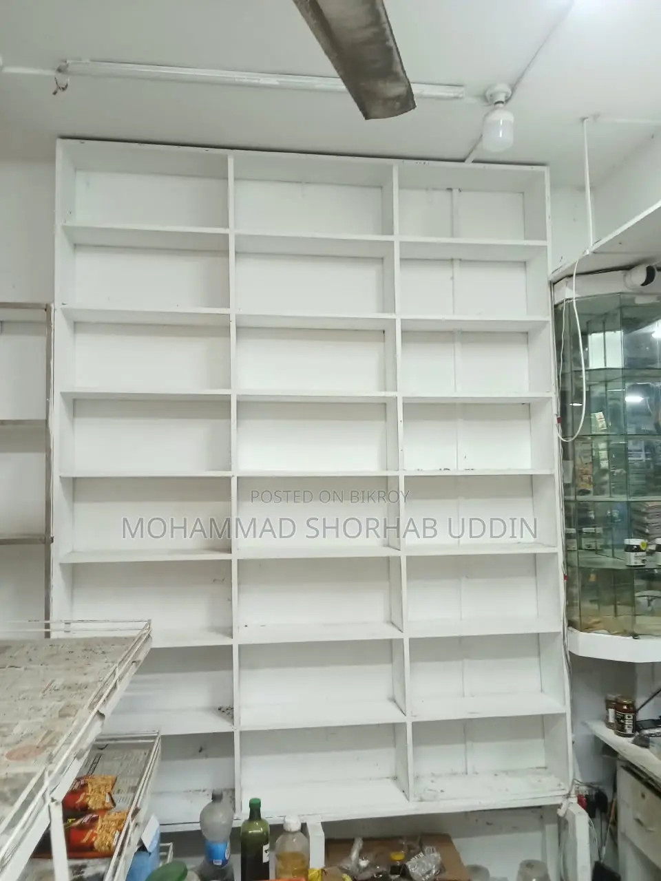 দোকানের ডেকোরেশন এর জন্য কিছু ব্যবহৃত মালামাল বিক্রি হবে