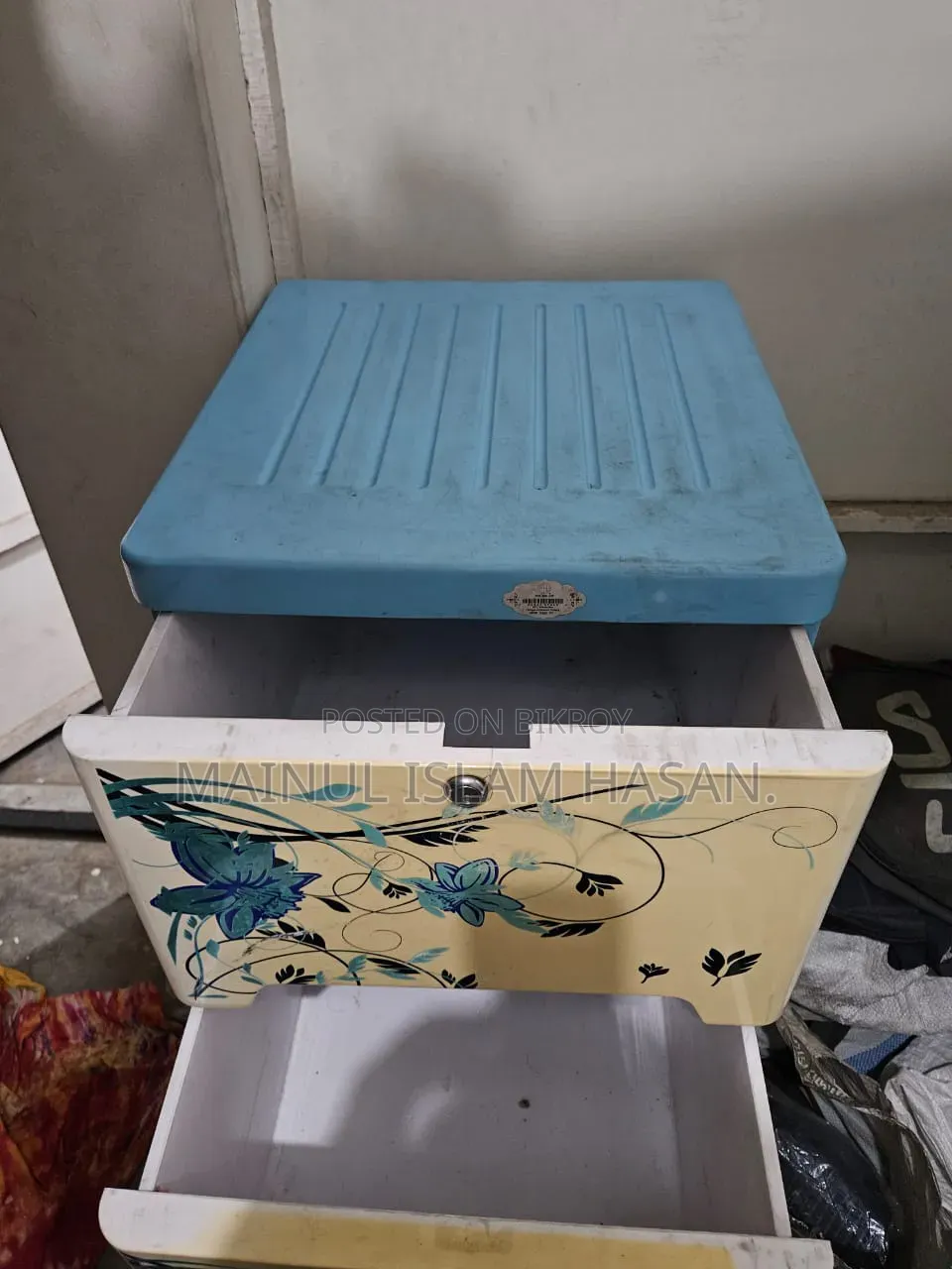 ওয়ার্ডরোব বিক্রয়ের জন্য