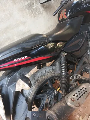 বাজাজ পালসার ১৫০ ২০২১ ব্ল্যাক