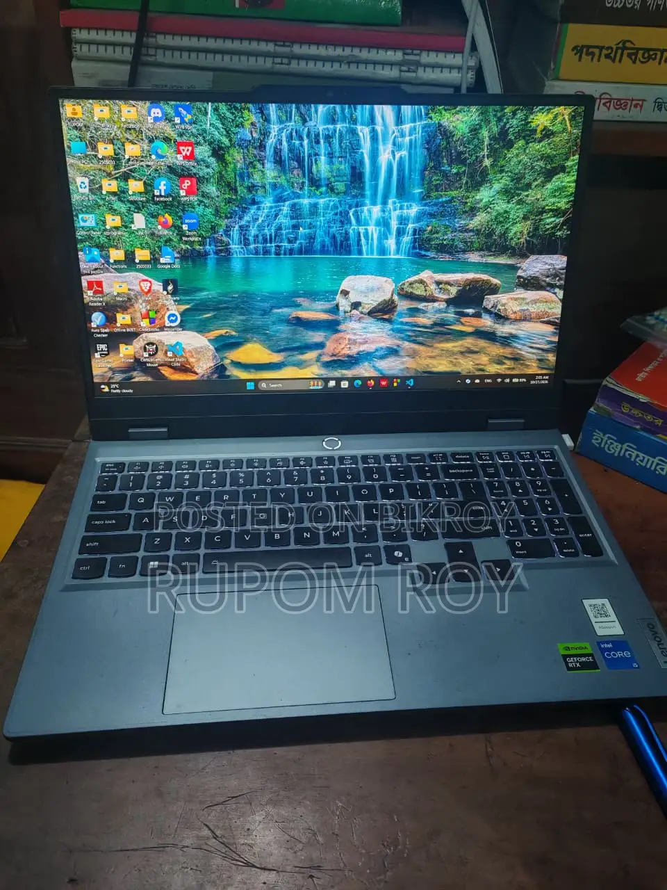 Laptop Lenovo LOQ 15IRH8 16GB Intel Core i5 SSD 512GB