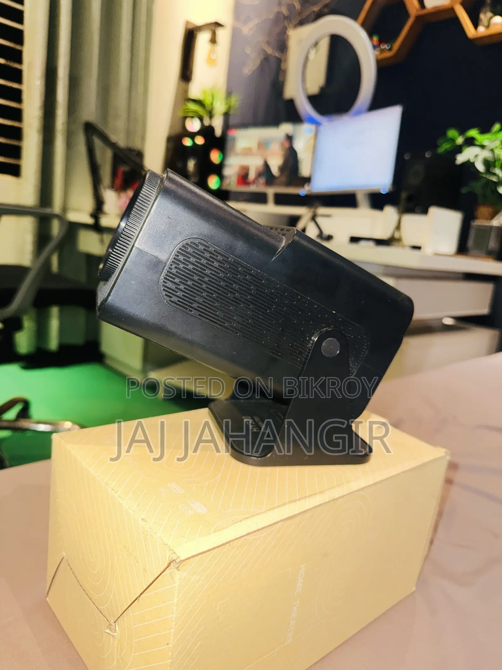 ৪কে প্রজেক্টর ২জিবি ১৬জিবি রুম
