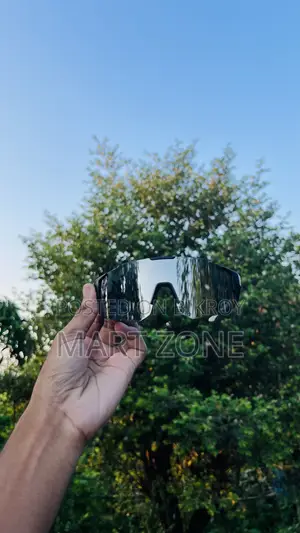 ট্রাভেল সানগ্লাস