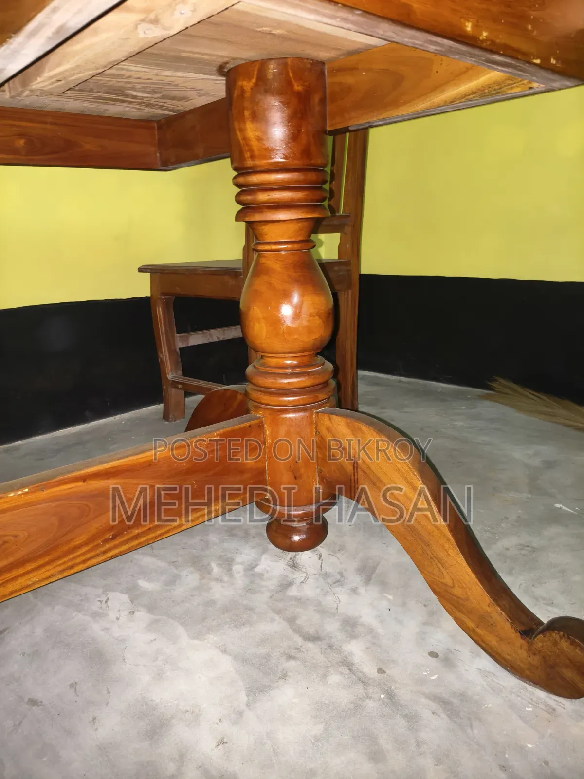 উডেন ডাইনিং টেবিল