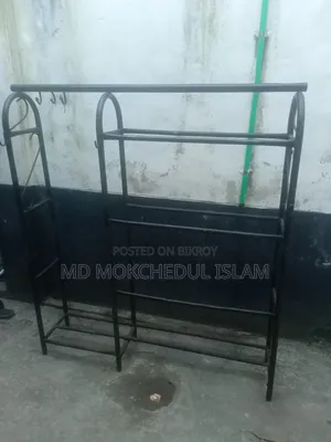 I will sell this clothes rack.