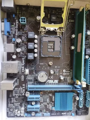 Desktop Computer Asus 4GB HDD 1T
