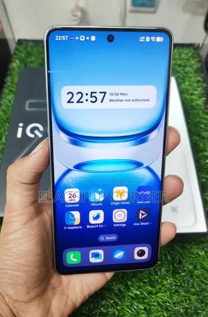 iQOO 256 GB White