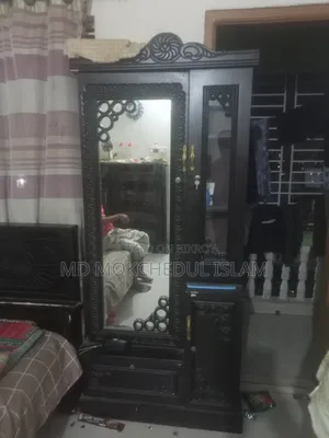 I will sell this dressing table.