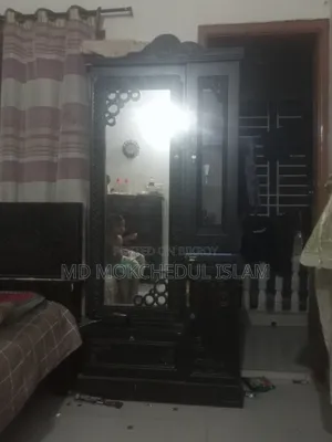 I will sell this dressing table.