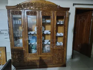 উডেন শোকেস