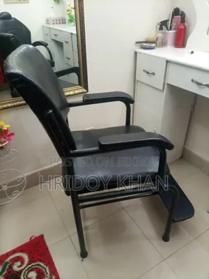 শক্ত ও মজবুত চেয়ার