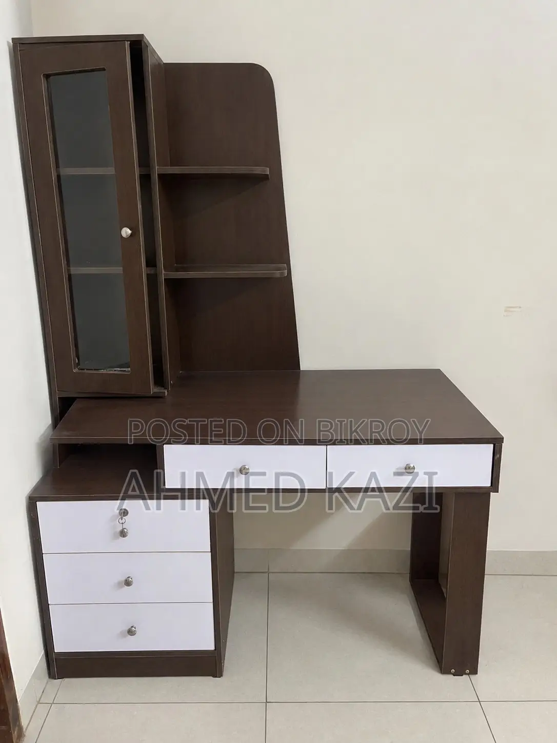 পড়ার টেবিল বিক্রির জন্য