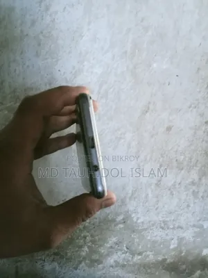 Symphony i68 16 GB Black
