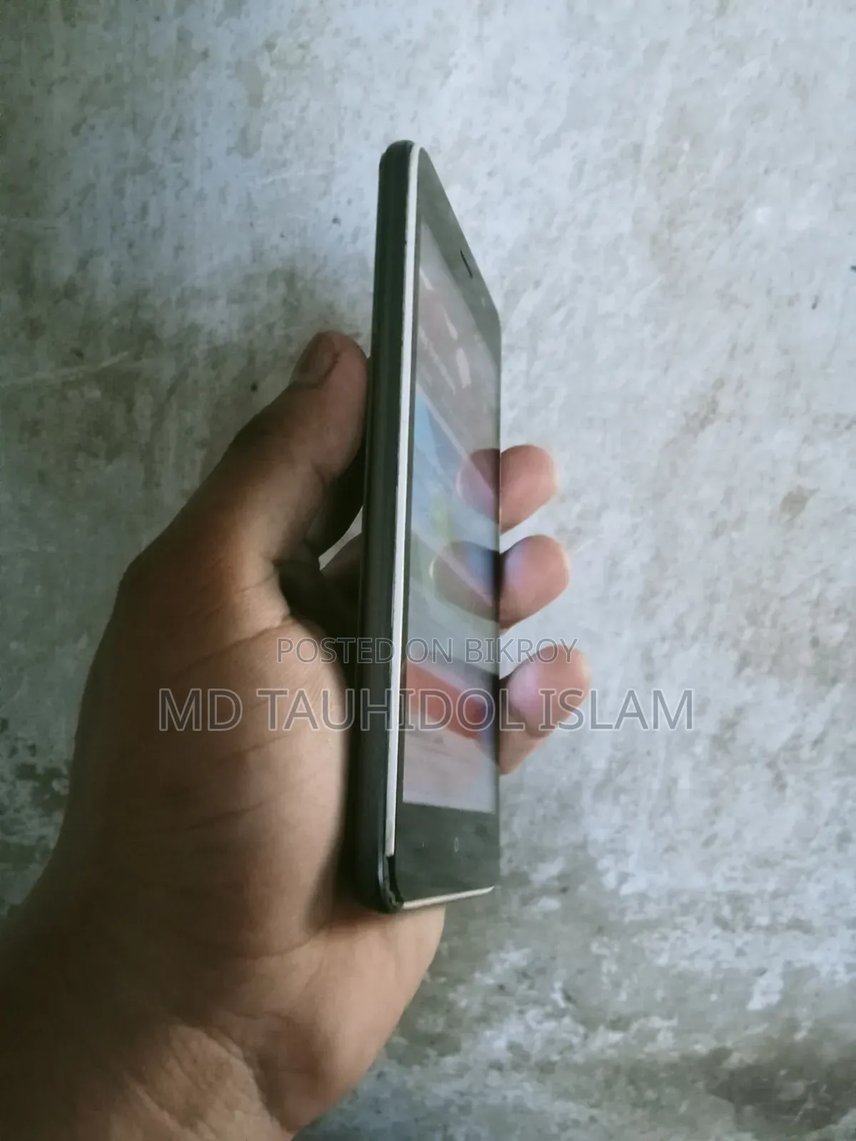 Symphony i68 16 GB Black