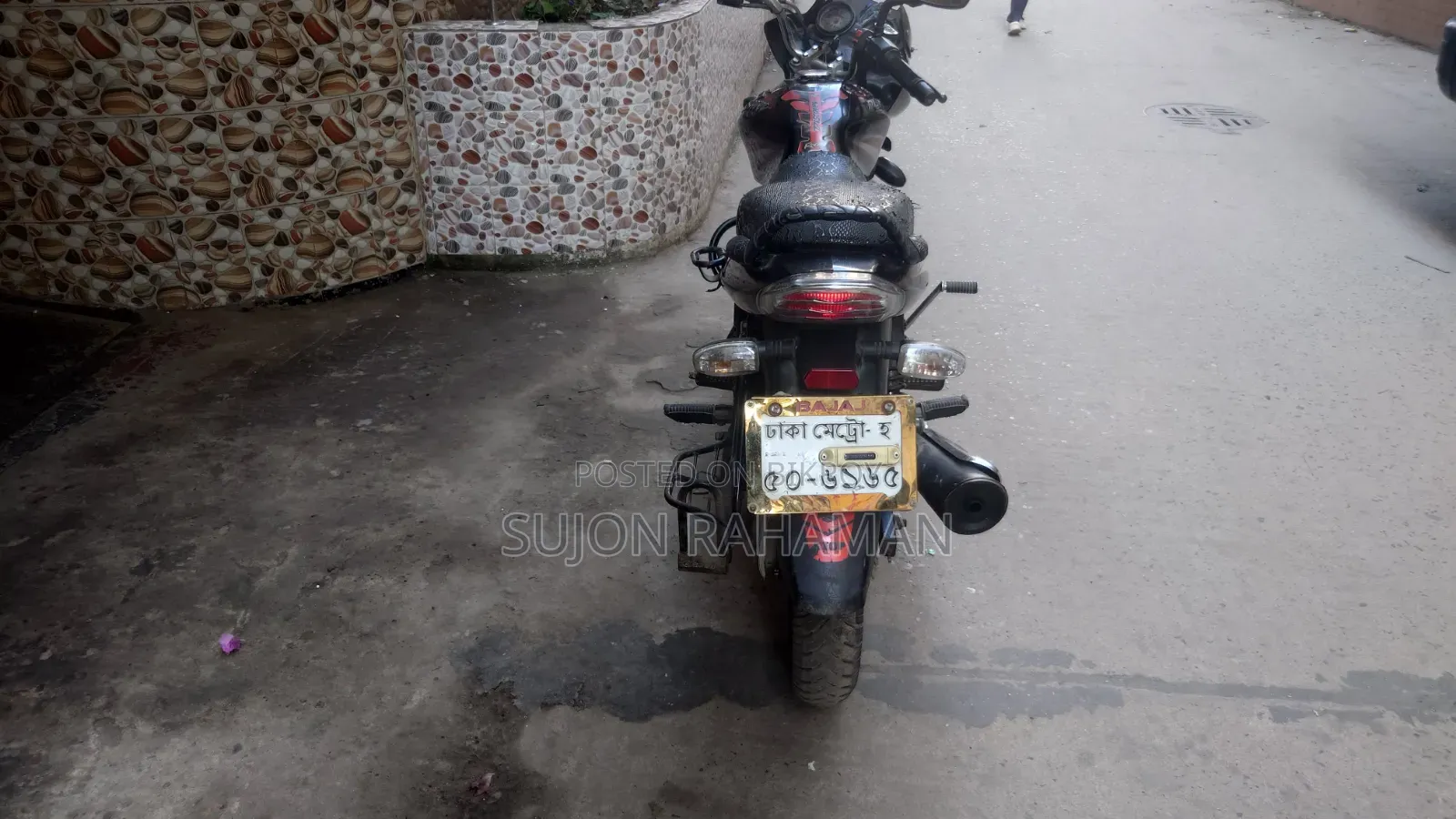 বাজাজ ডিসকভার ১২৫ ২০১৭ ব্ল্যাক