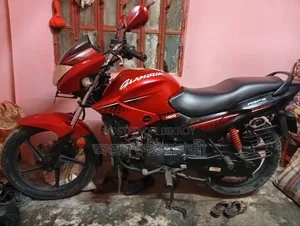 Hero Glamour 2017 Red