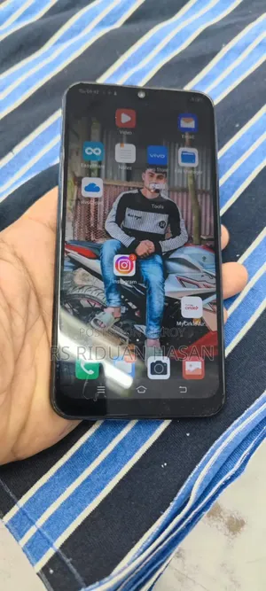 Vivo Y11 32 GB Purple