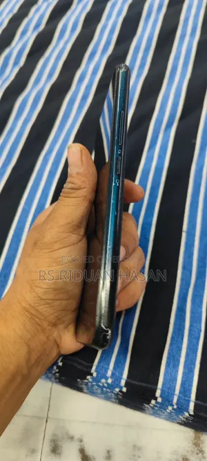 Vivo Y11 32 GB Purple