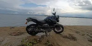 ইয়ামাহা FZS V3 ২০২১ নীল