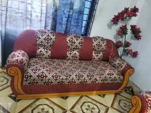 সোপার সেট ৬ সিটের, ব্যবহারিত তবে ফ্রেশ কন্ডিশনের।