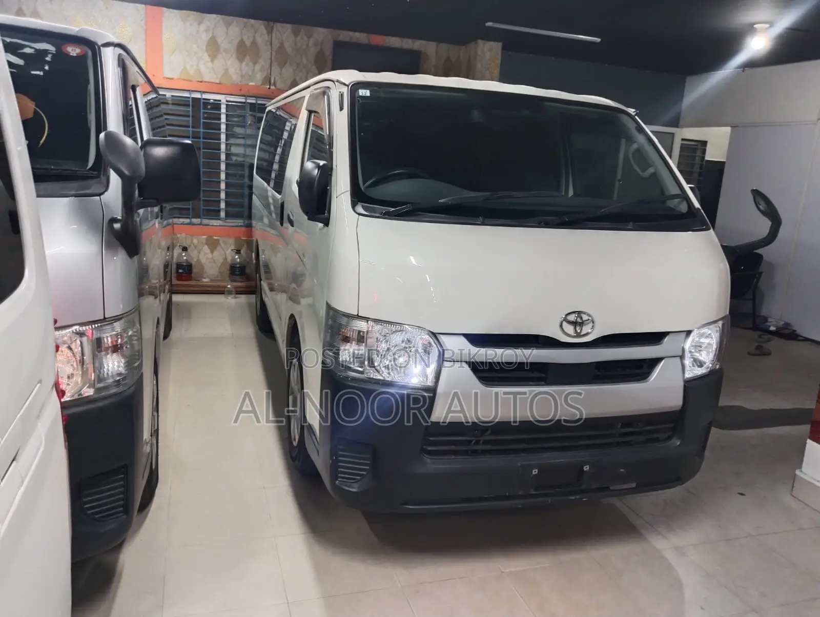 টয়োটা হাইএচ ২০২১ সাদা