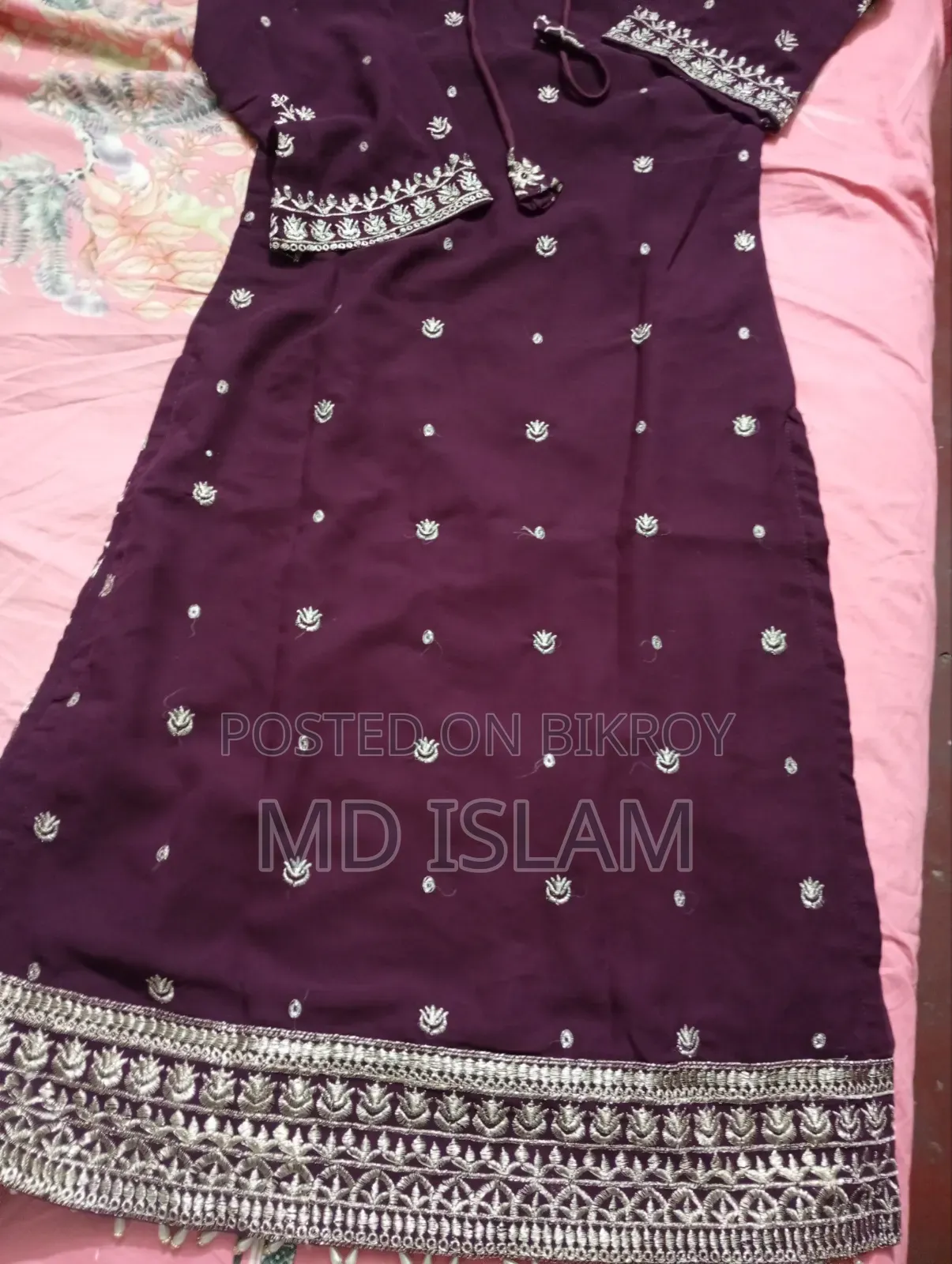 মহিলাদের পোশাক