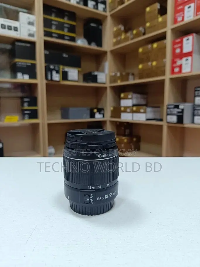 Canon EF-S 18-55mm F/3.5-5.6 III