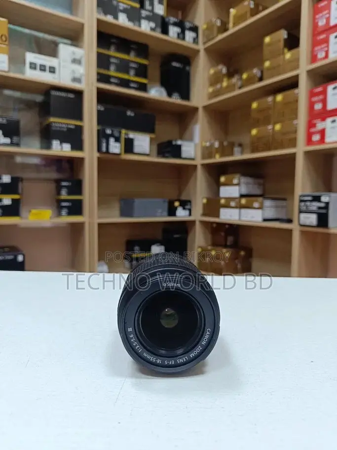 Canon EF-S 18-55mm F/3.5-5.6 III