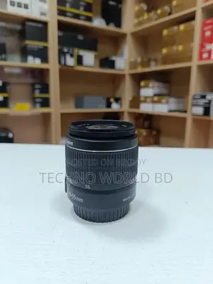 Canon EF-S 18-55mm F/3.5-5.6 III