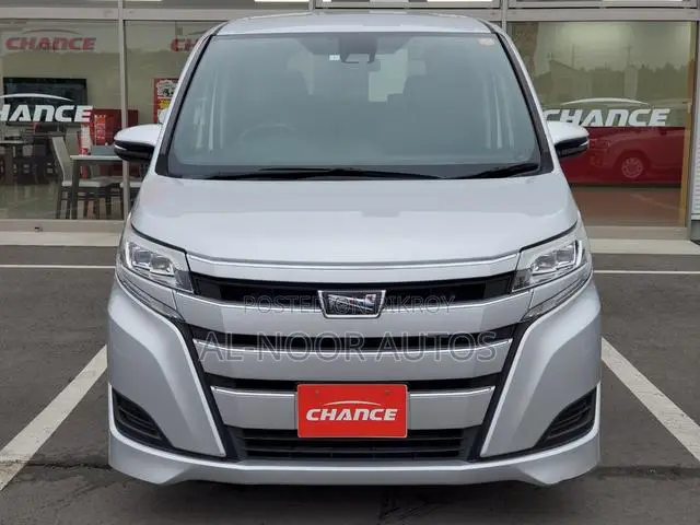 Toyota Noah 2.0 FWD (8 Seater) 2021 Silver