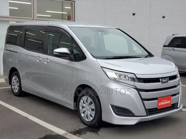 Toyota Noah 2.0 FWD (8 Seater) 2021 Silver