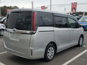 Toyota Noah 2.0 FWD (8 Seater) 2021 Silver