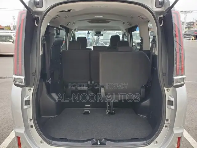 Toyota Noah 2.0 FWD (8 Seater) 2021 Silver