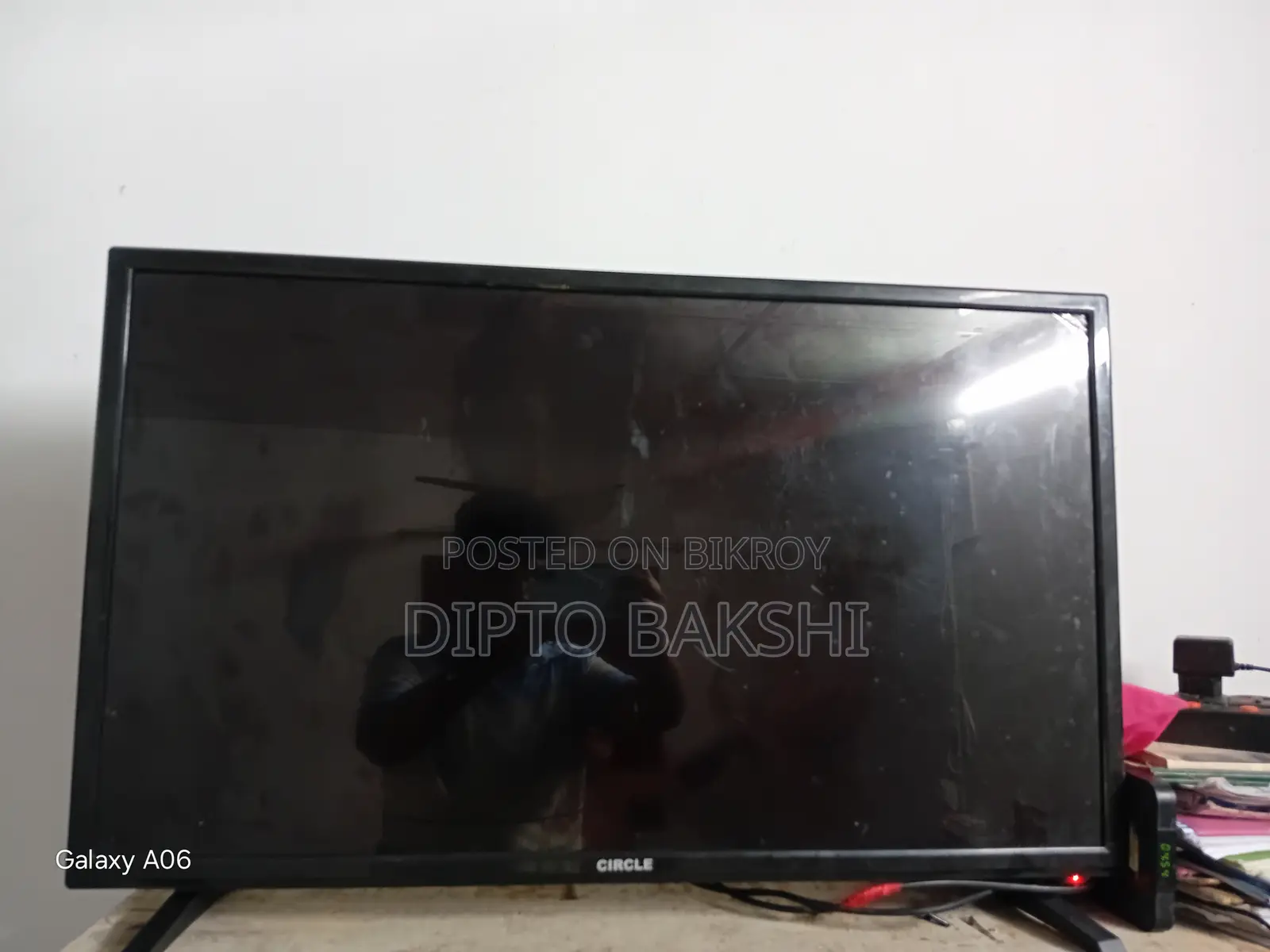Circle 32" LED TV (With Smart Android Box)