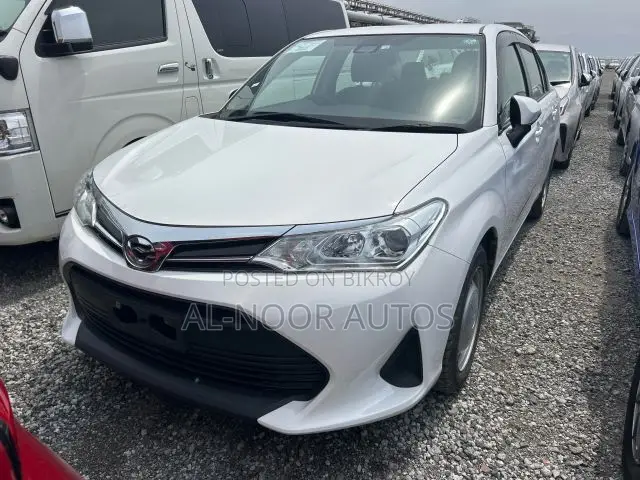 টয়োটা অ্যাক্সিও ২০২১ সাদা