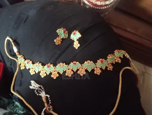 নেকপিস এবং দুল
