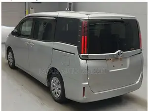 Toyota Noah 2021 Silver