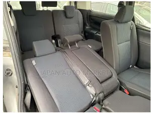 Toyota Noah 2021 Silver