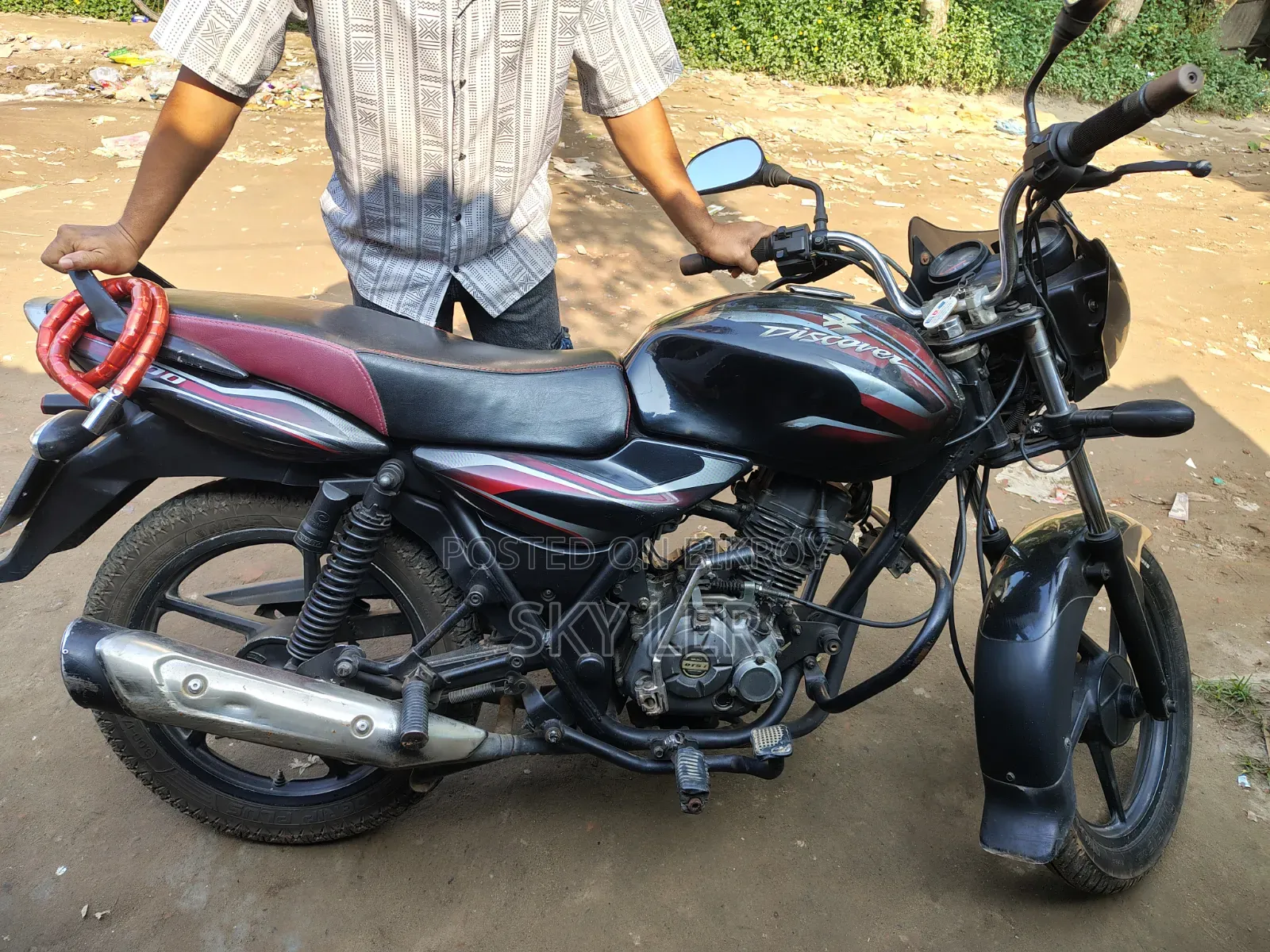 বাজাজ ডিসকভার ১০০ ২০১৪ ব্ল্যাক
