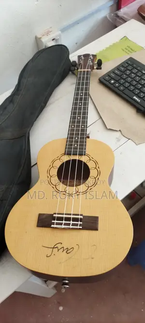 Like new ukulele guitar for sale, with bag