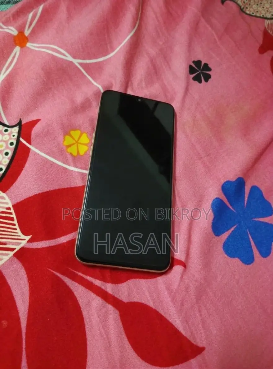 Realme V30 128 GB Gold